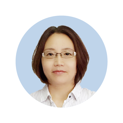公益財團(tuán)法人日本制服中心專家委員；中國服裝協(xié)會專家委員，駐日本代表；日本毛織株式會社中國事業(yè)市場總監(jiān)